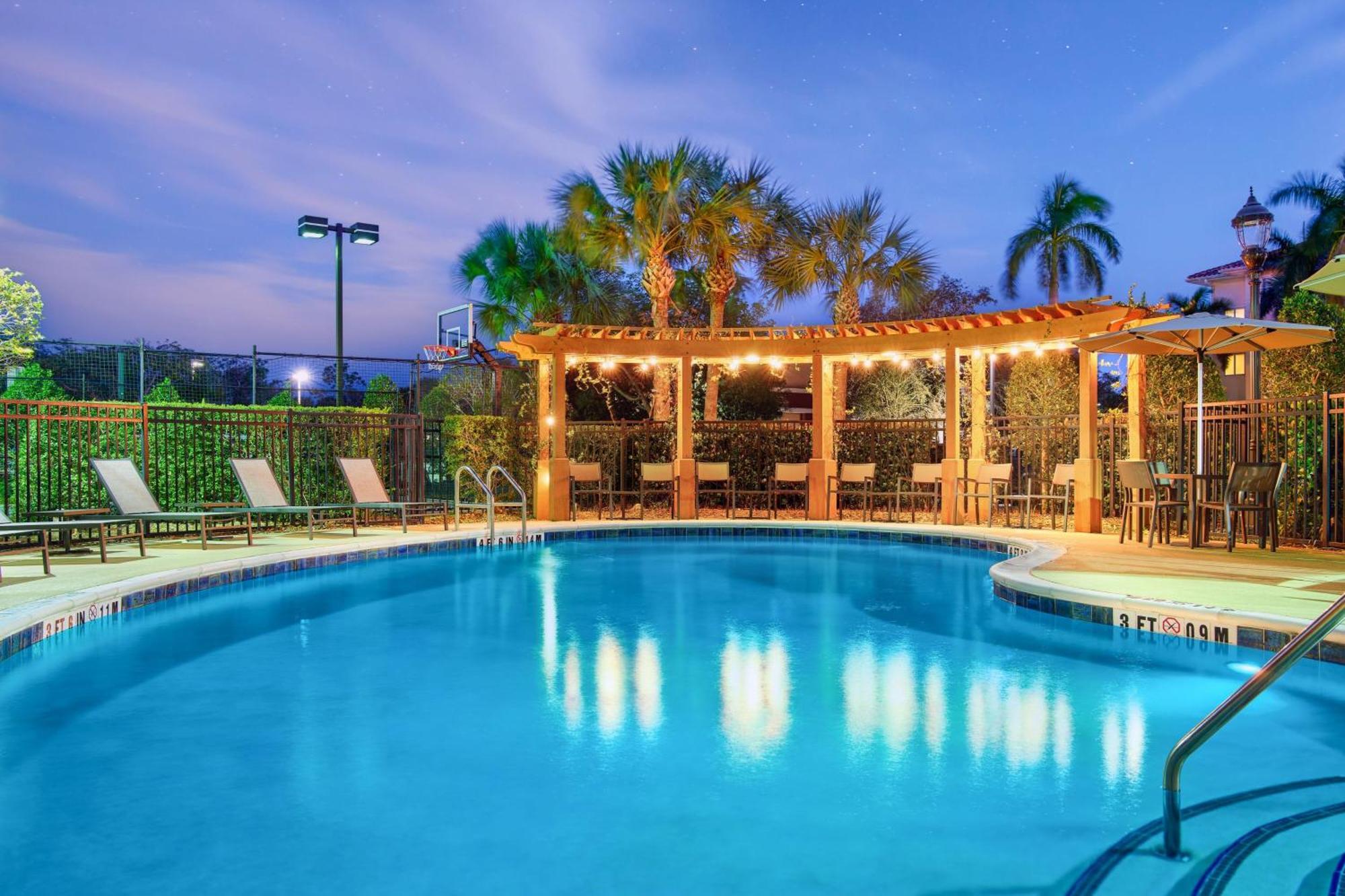 Residence Inn By Marriott Fort Myers At I-75 And Gulf Coast Town Center Estero Exterior photo